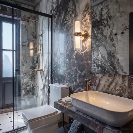 Gagos - Center Larissa